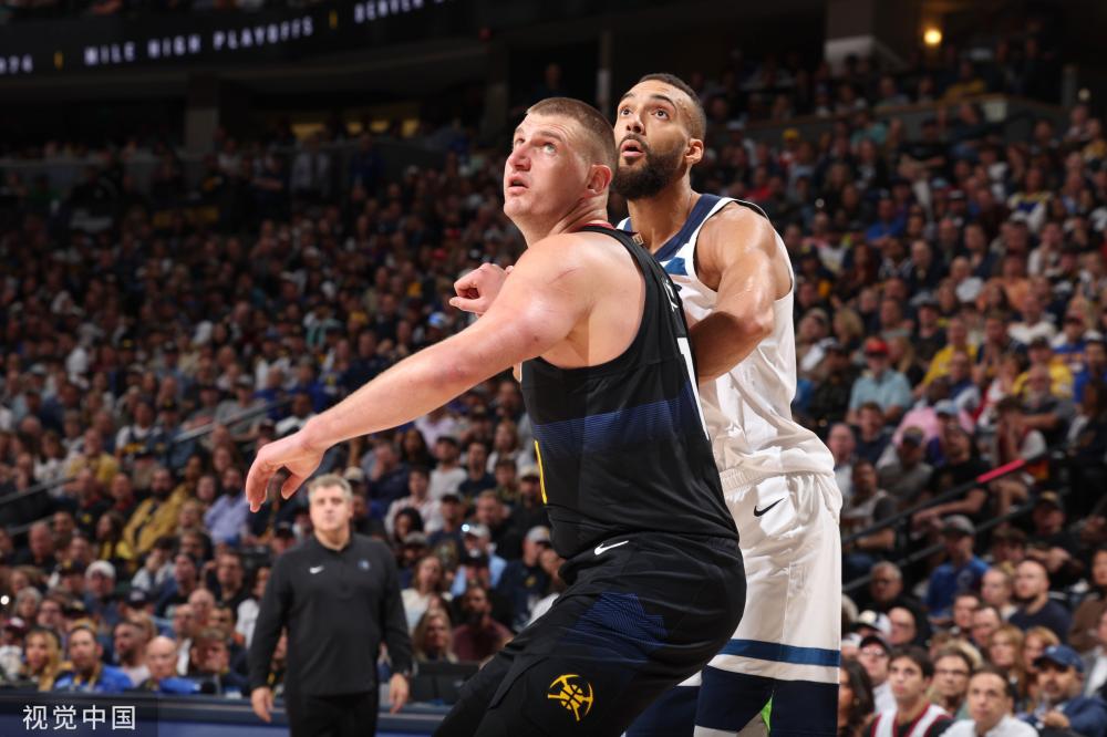 廷贝尔在右 廷贝尔在右